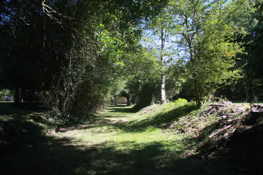 The lane at Les Bouts de Ralle Chambre d'Hotes