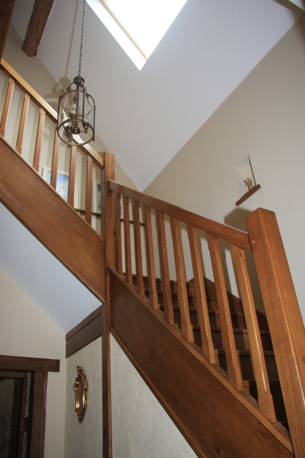 Oak stairace to the first floor of Les Bouts de Ralle Chambre D'Hotes